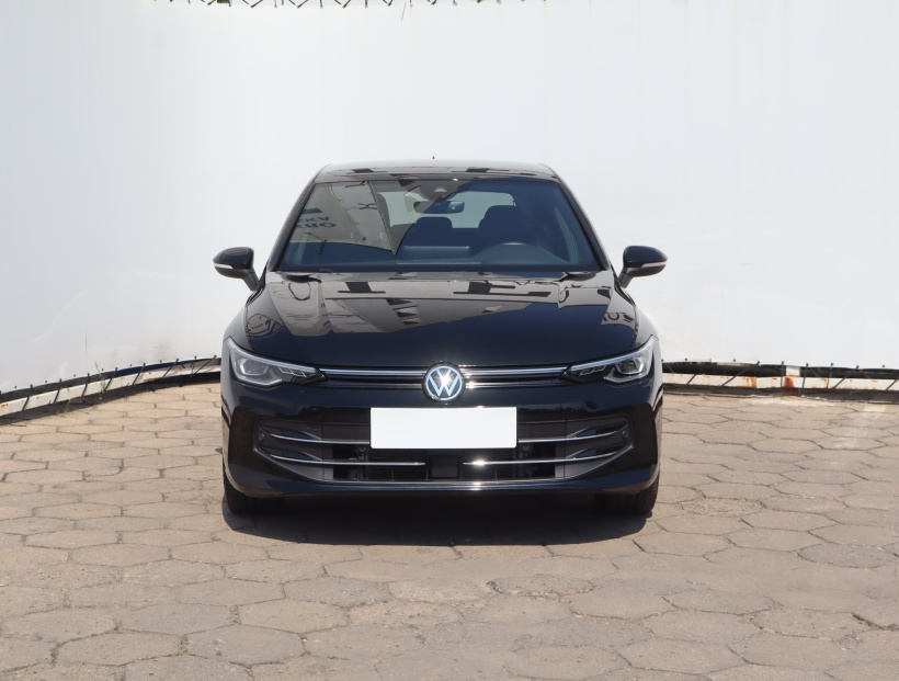 Volkswagen Golf, 2024