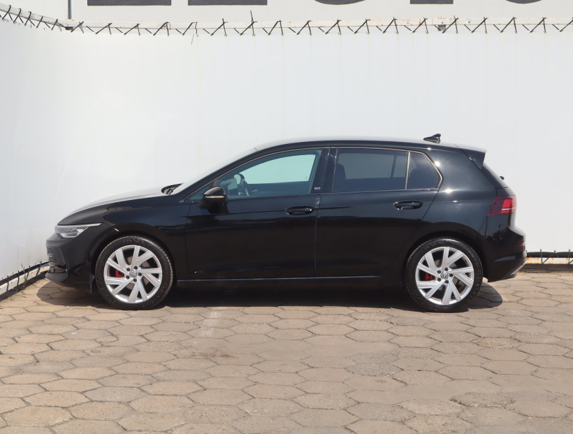 Volkswagen Golf, 2024