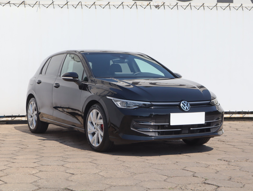 Volkswagen Golf, 2024