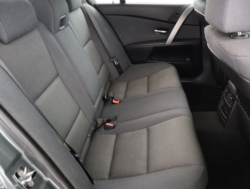 BMW 5, 2003