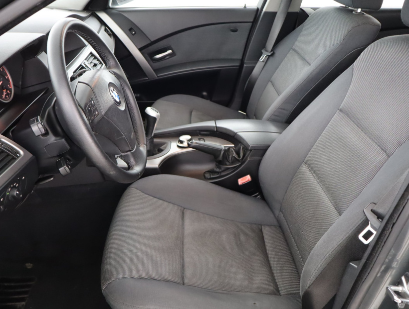 BMW 5, 2003