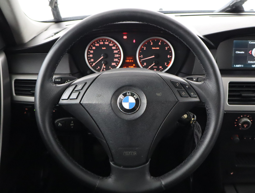 BMW 5, 2003