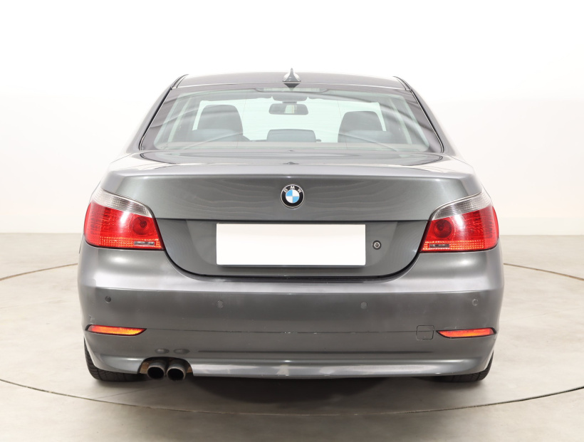 BMW 5, 2003