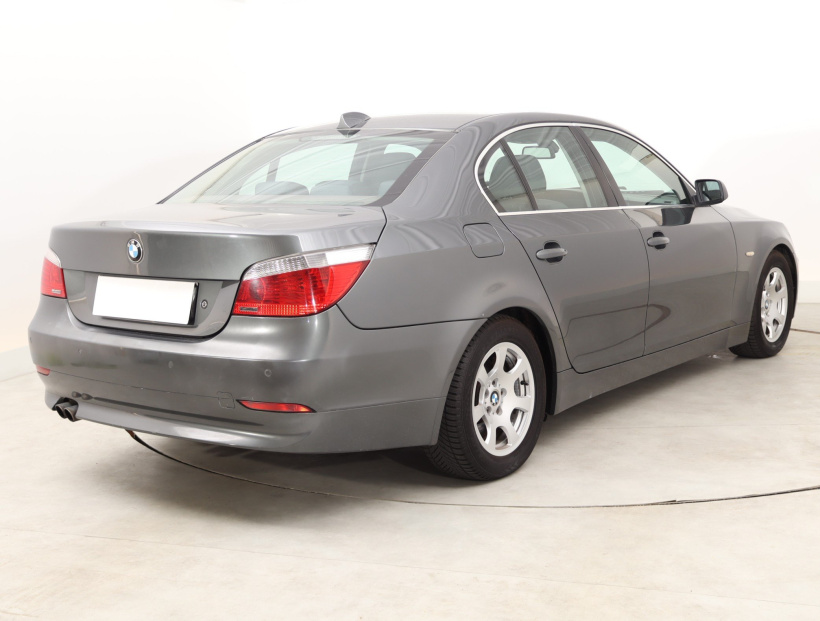 BMW 5, 2003