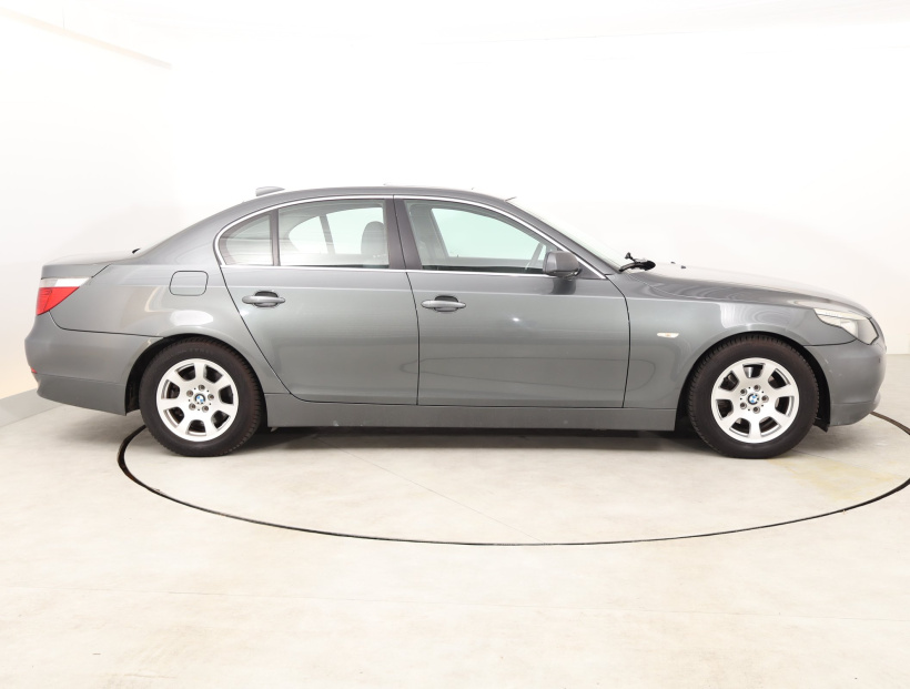 BMW 5, 2003