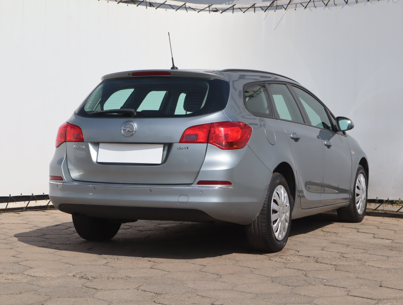 Opel Astra, 2014