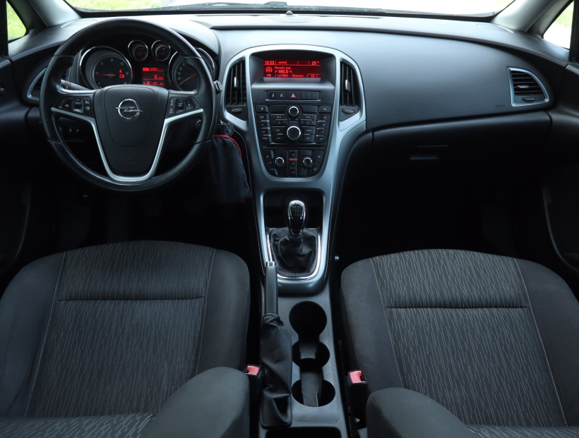 Opel Astra, 2014