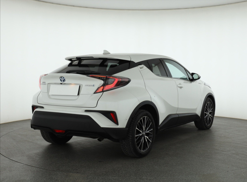 Toyota C-HR, 2017