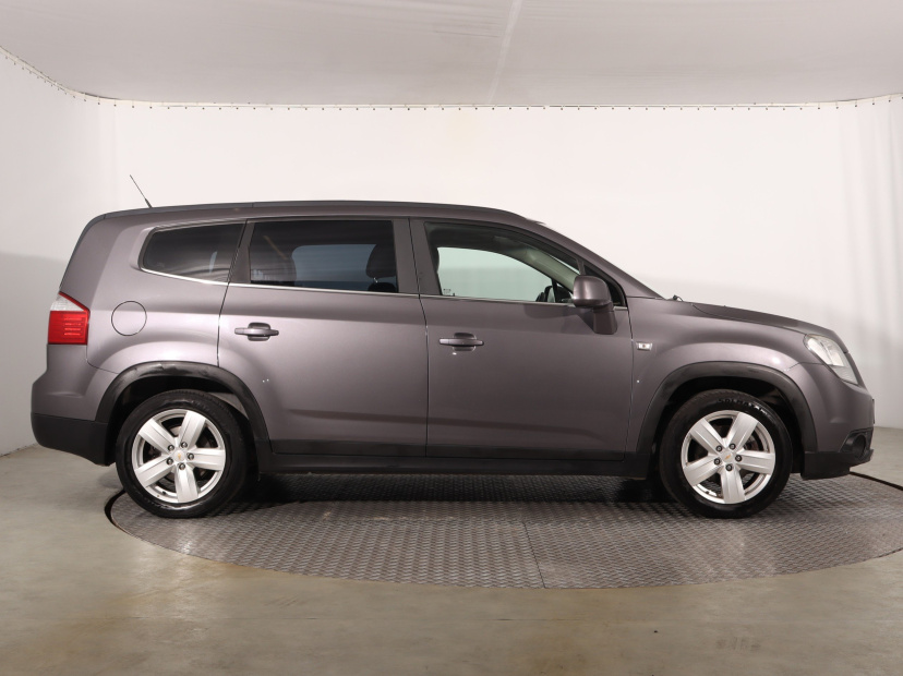 Chevrolet Orlando, 2011
