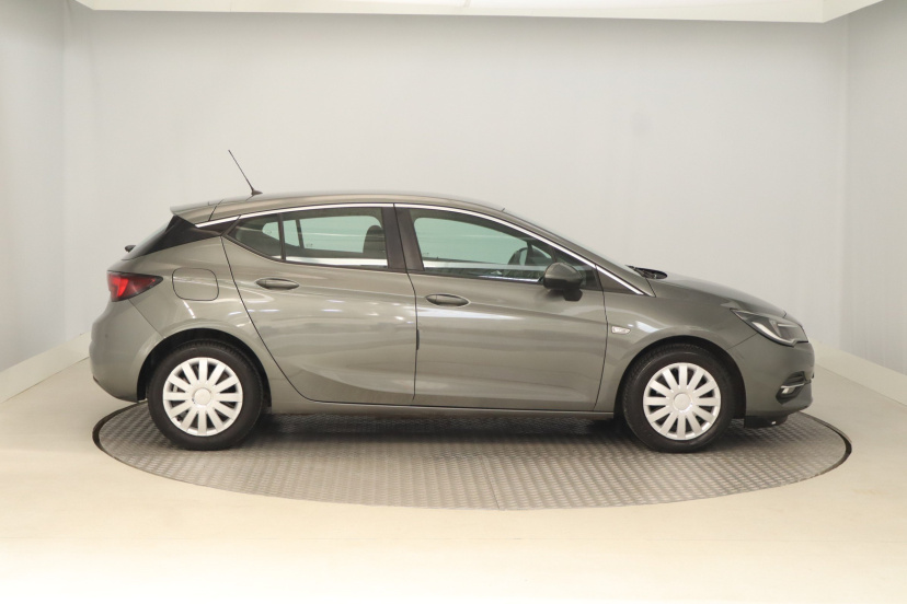 Opel Astra, 2020