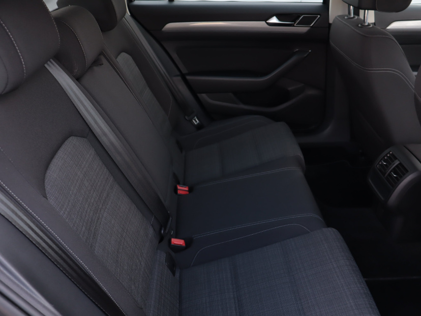 Volkswagen Passat, 2020