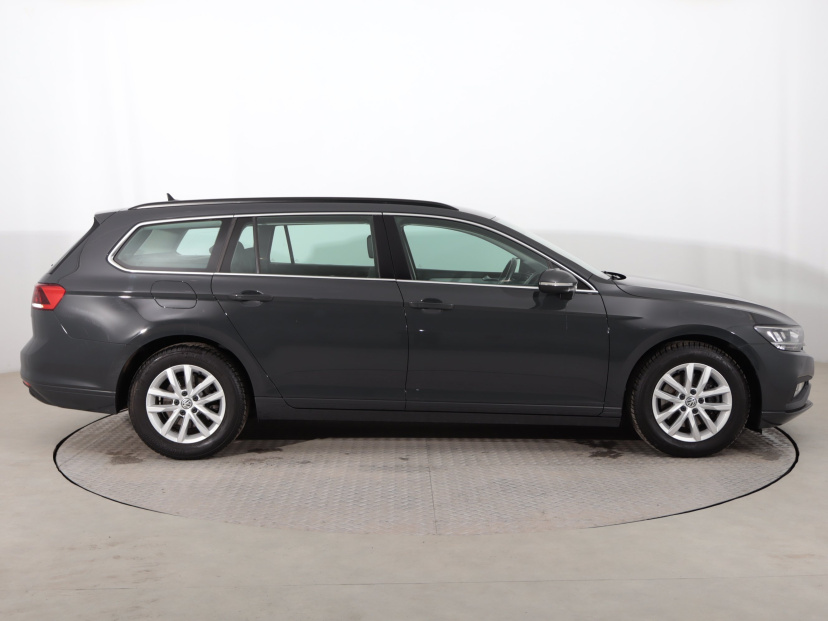 Volkswagen Passat, 2020
