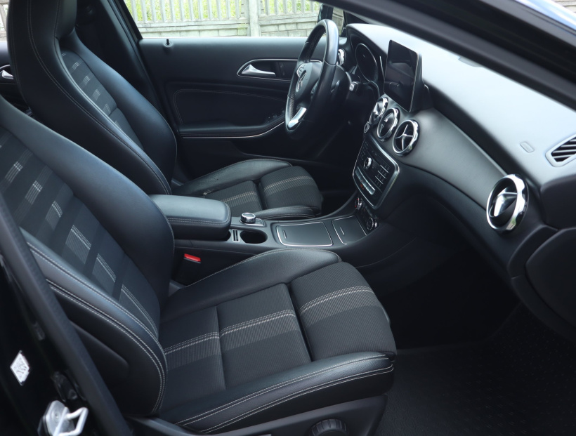 Mercedes-Benz GLA, 2017
