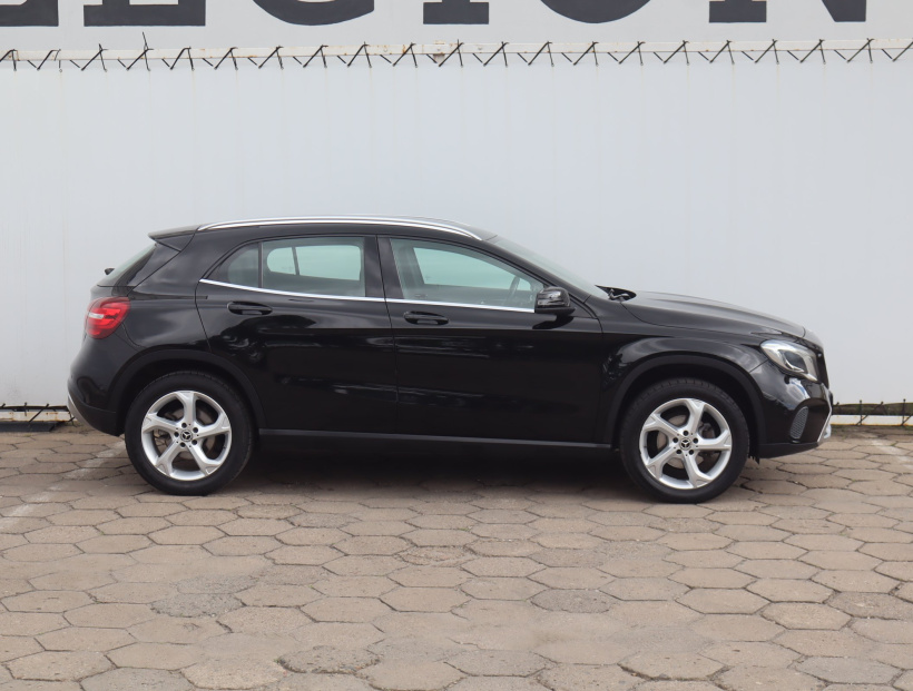 Mercedes-Benz GLA, 2017