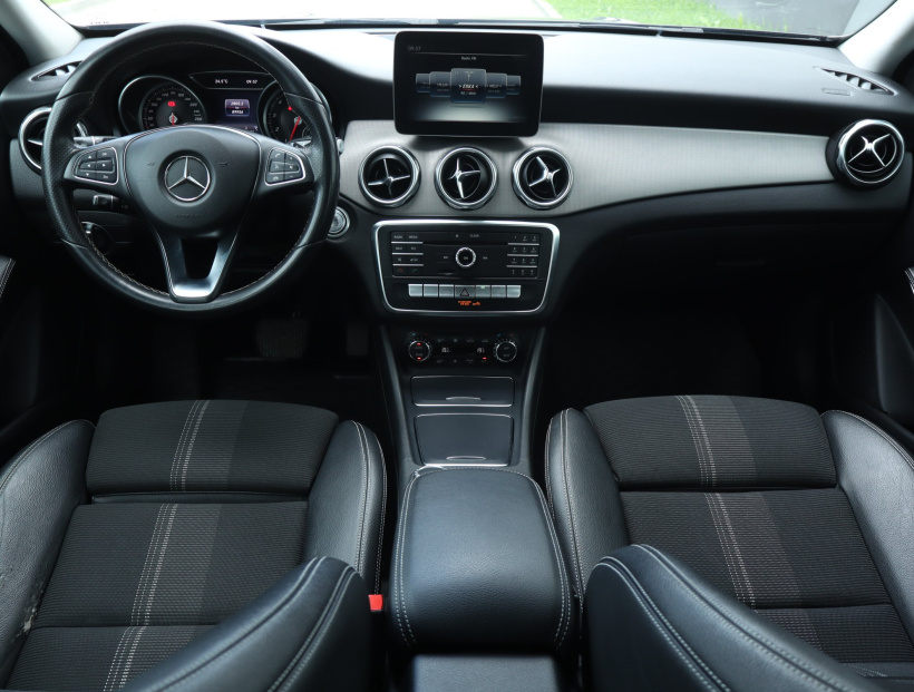 Mercedes-Benz GLA, 2017