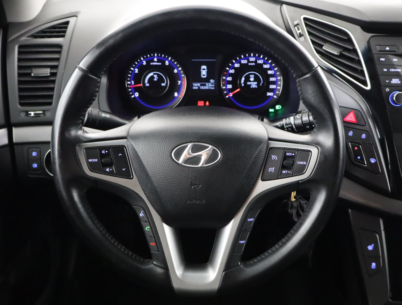 Hyundai i40, 2012