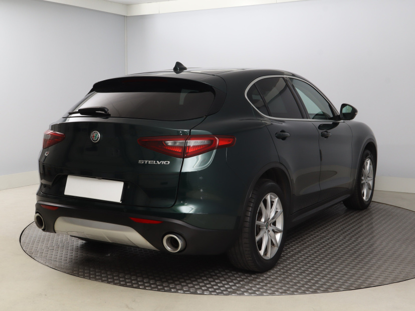 Alfa Romeo Stelvio, 2019