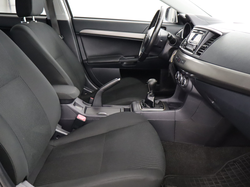 Mitsubishi Lancer, 2015