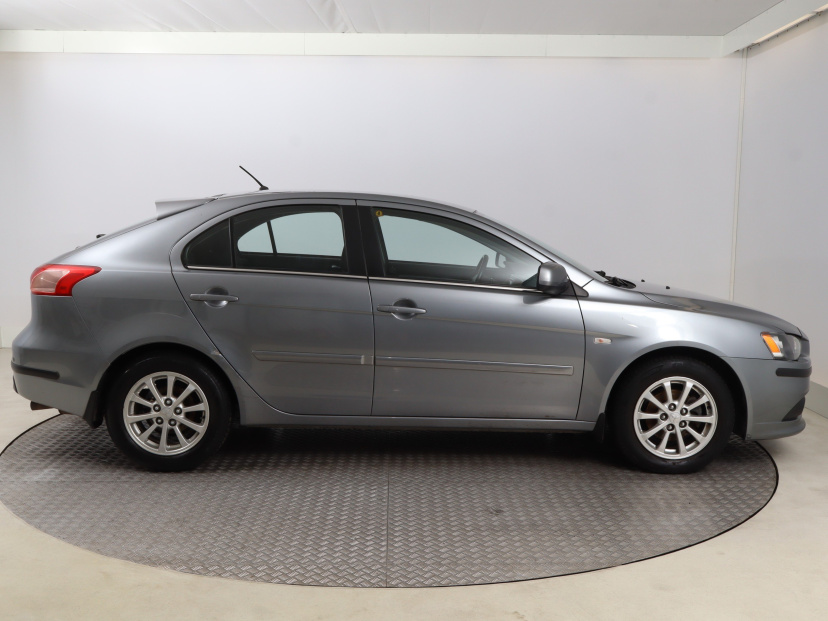Mitsubishi Lancer, 2015