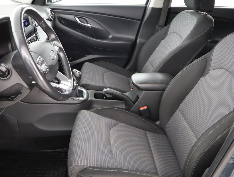 Hyundai i30, 2022