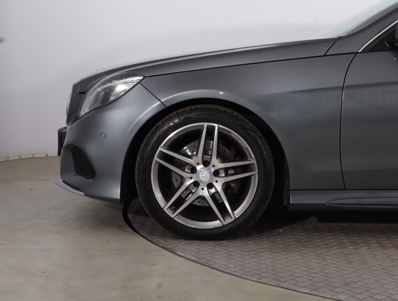 Mercedes-Benz E, 2016