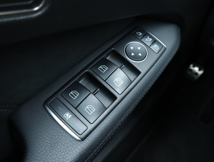 Mercedes-Benz E, 2016