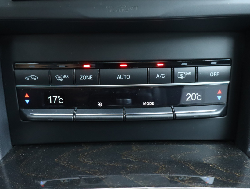 Mercedes-Benz E, 2016