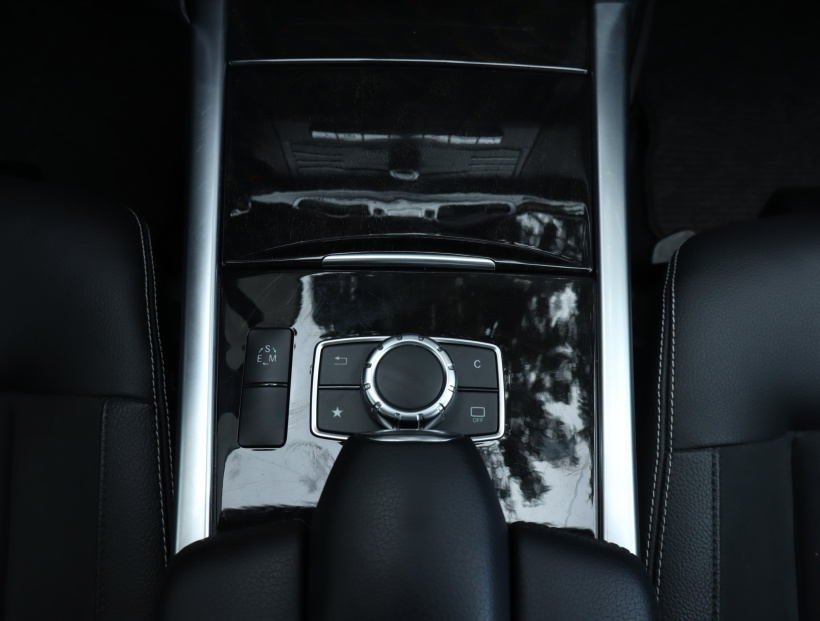 Mercedes-Benz E, 2016