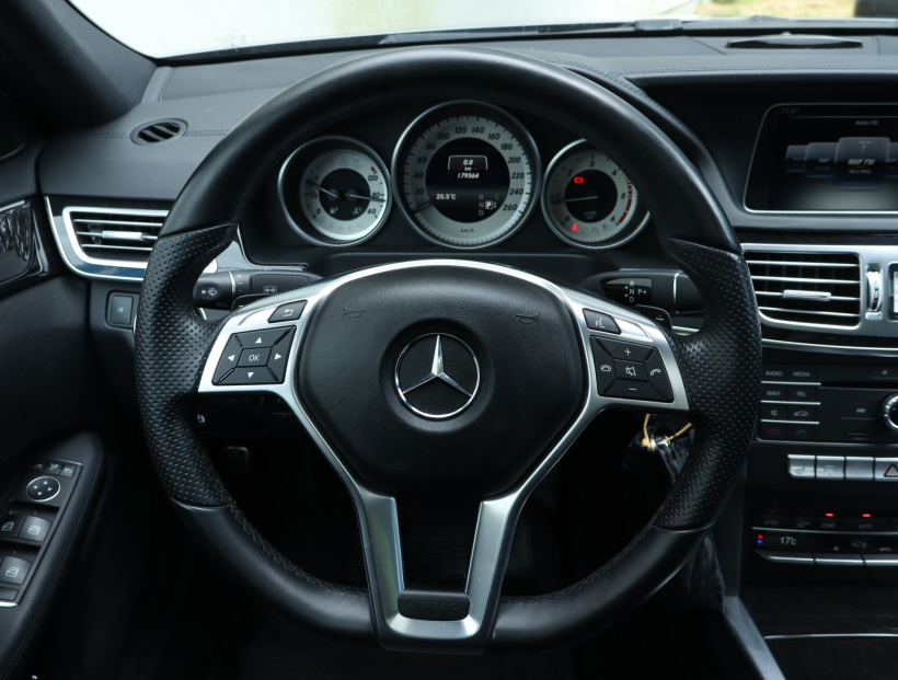 Mercedes-Benz E, 2016