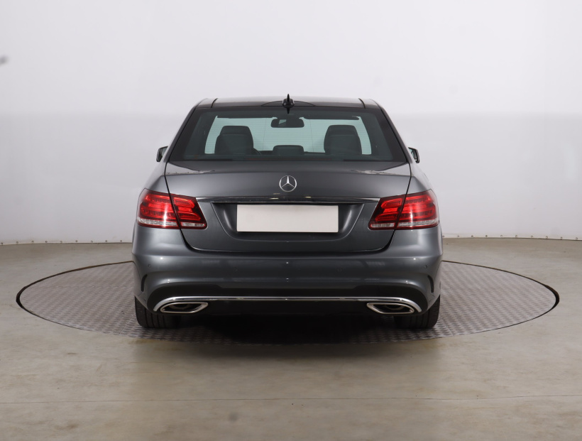 Mercedes-Benz E, 2016