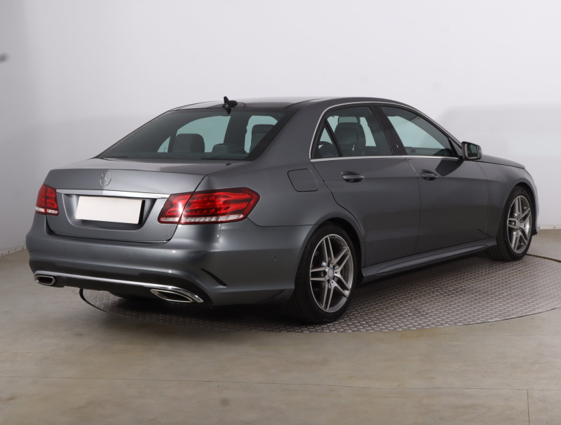 Mercedes-Benz E, 2016