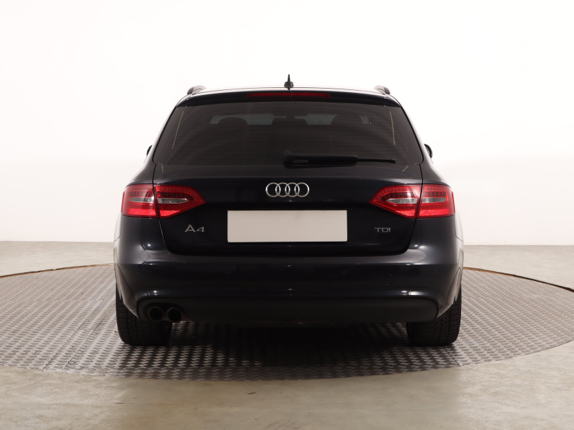 Audi A4, 2014