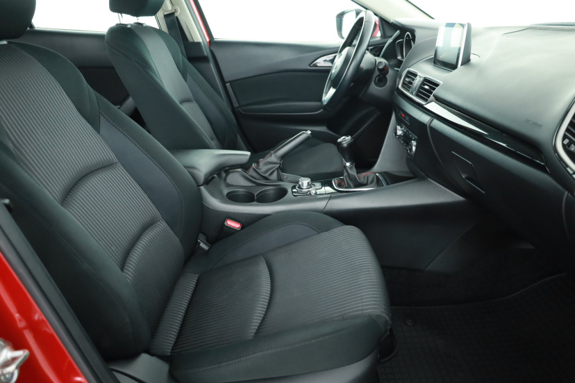 Mazda 3, 2015
