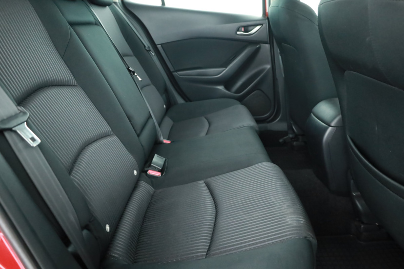 Mazda 3, 2015