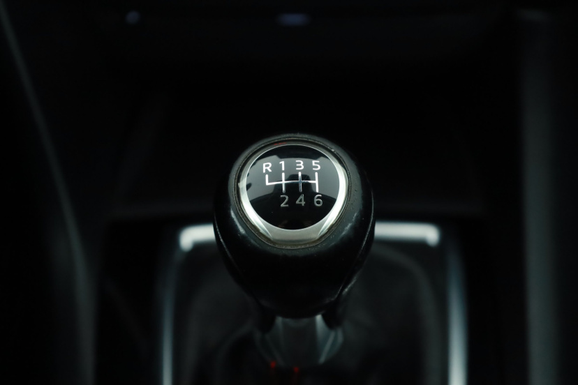 Mazda 3, 2015