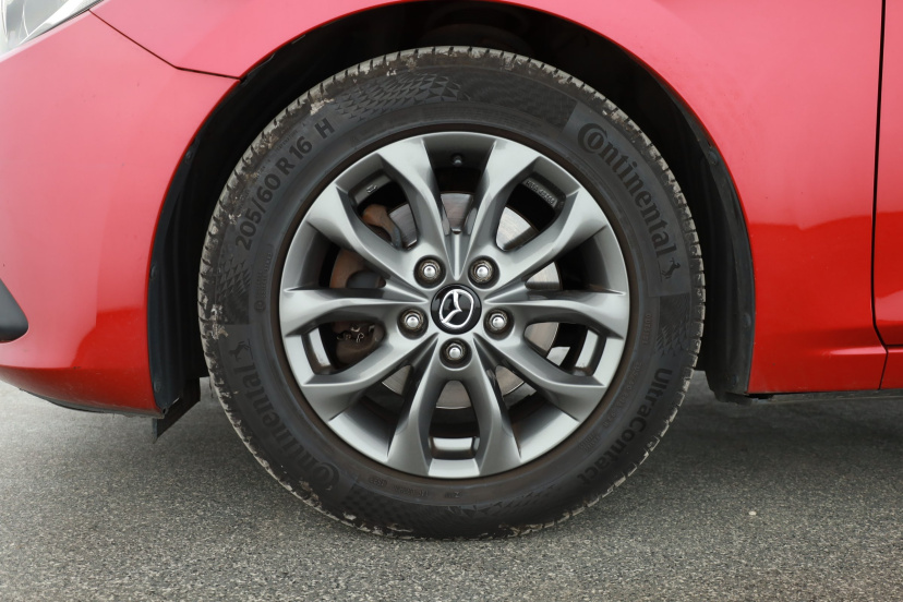 Mazda 3, 2015