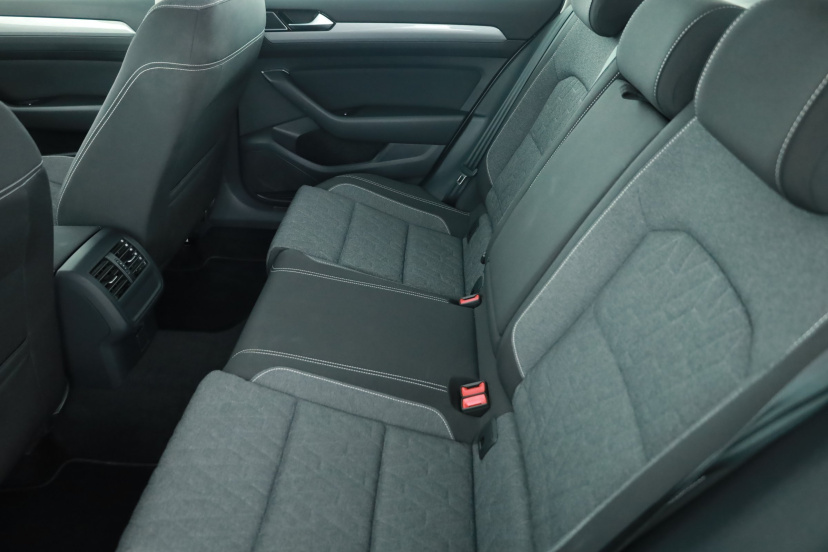 Volkswagen Passat, 2023