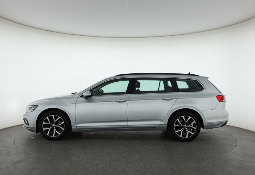 Volkswagen Passat, 2023