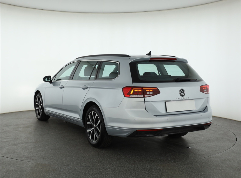 Volkswagen Passat, 2023