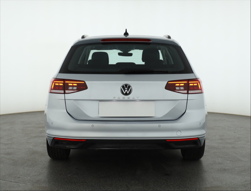 Volkswagen Passat, 2023