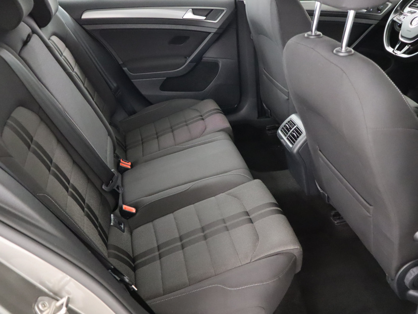 Volkswagen Golf, 2015