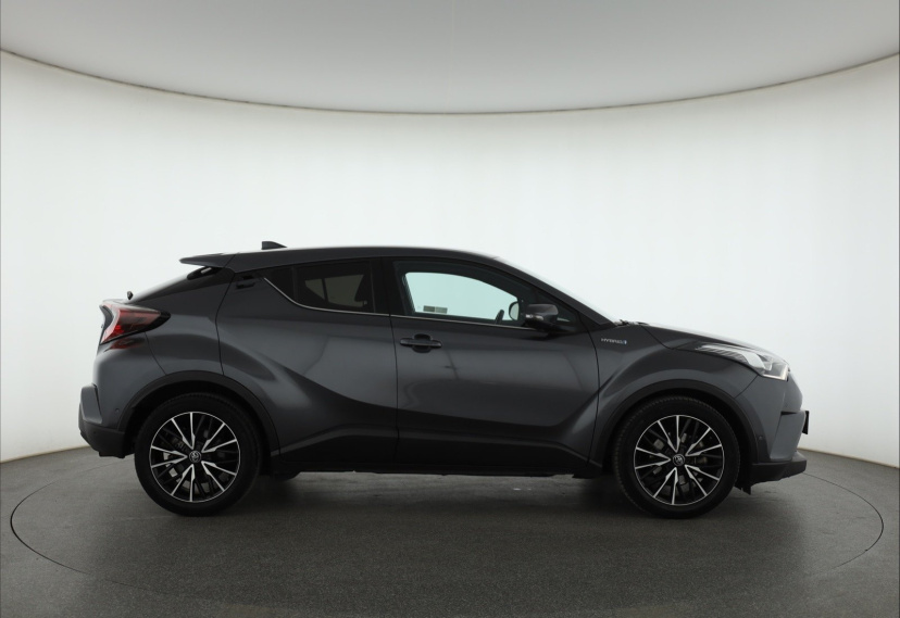 Toyota C-HR, 2018