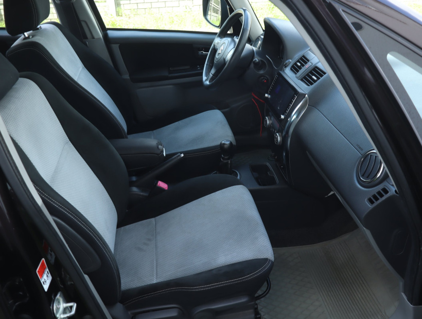 Suzuki SX4, 2012