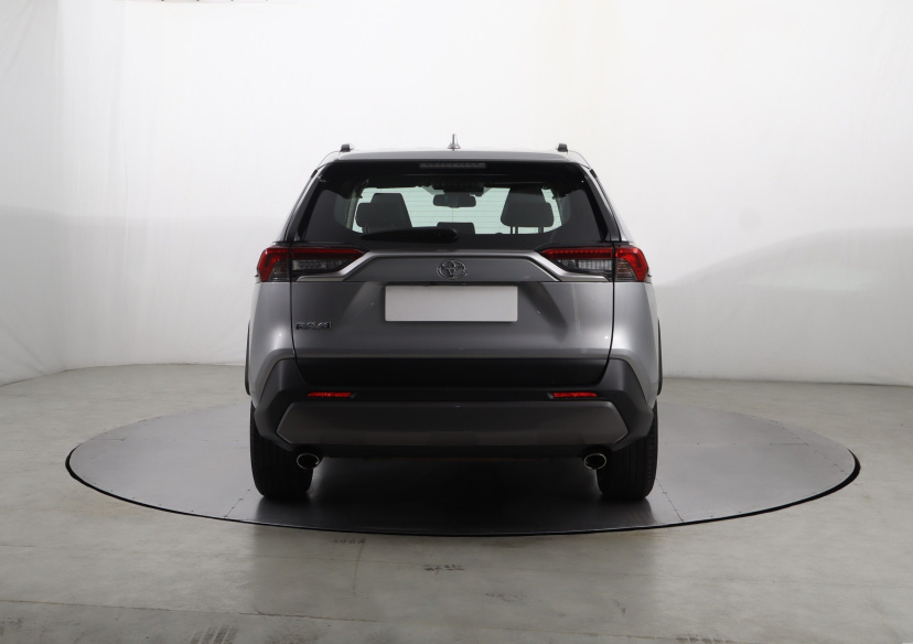 Toyota RAV 4, 2021