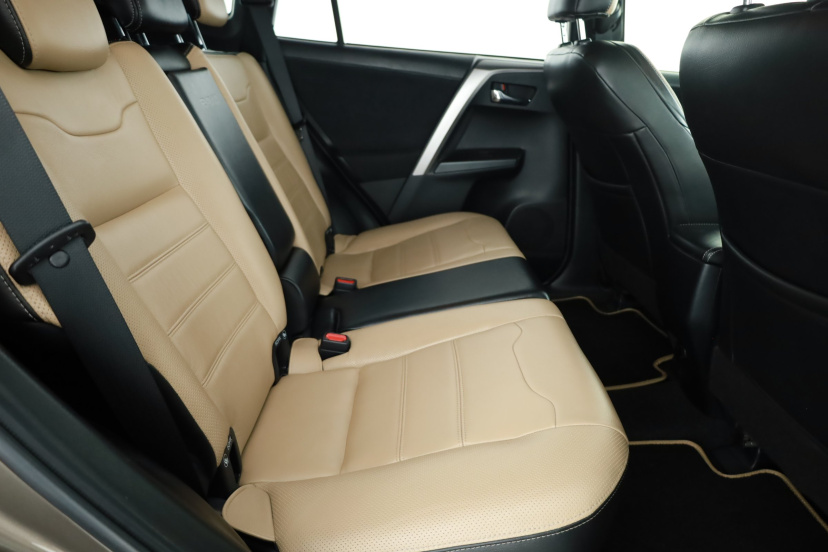 Toyota RAV 4, 2016