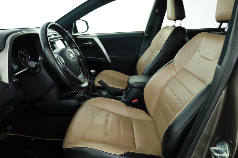 Toyota RAV 4, 2016