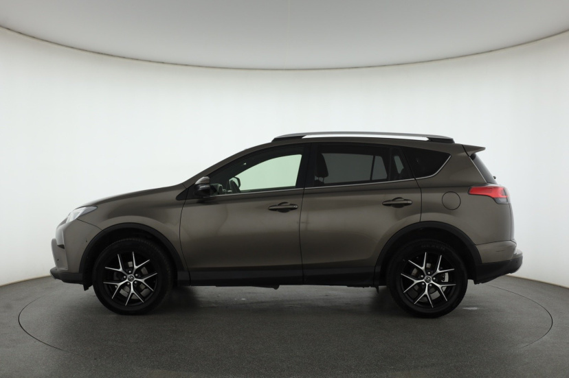 Toyota RAV 4, 2016