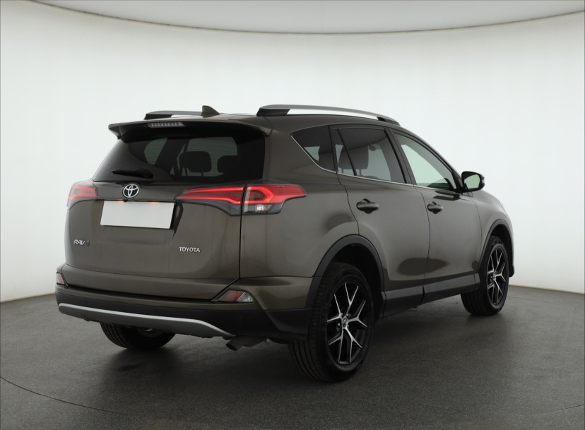 Toyota RAV 4, 2016