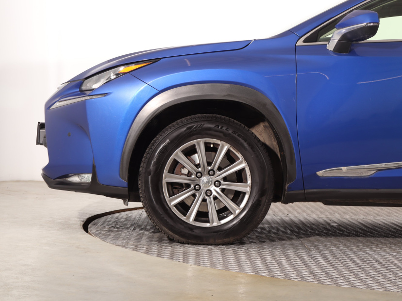 Lexus NX, 2015