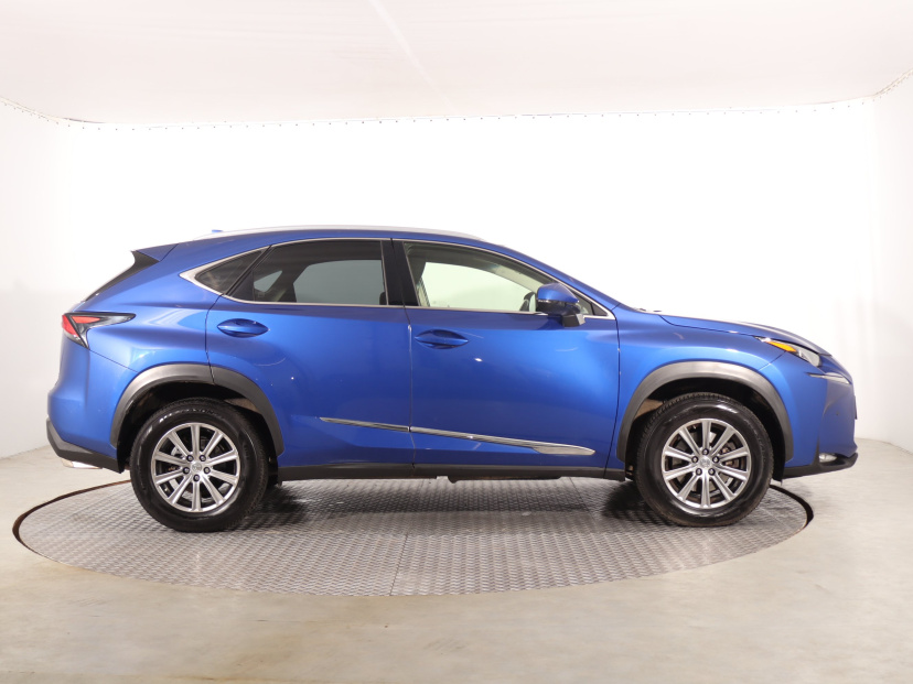 Lexus NX, 2015